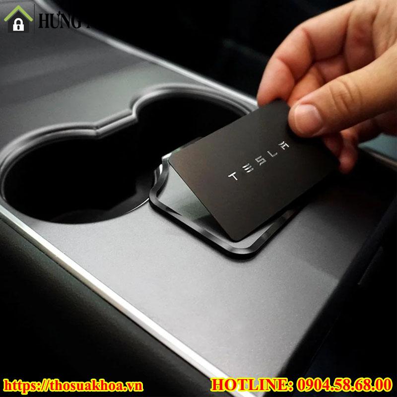 Chìa Khóa Thẻ Từ Tesla