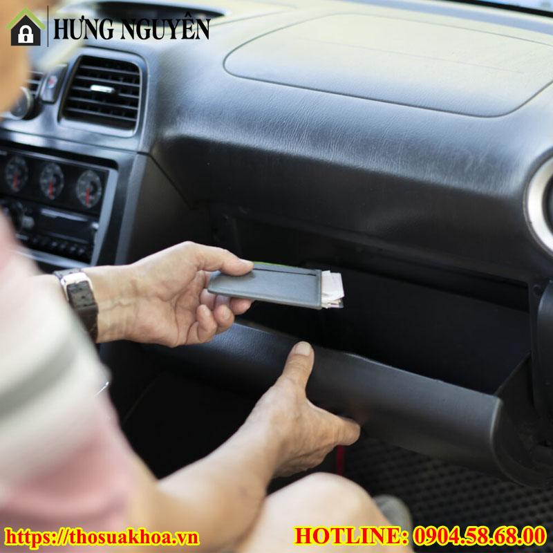 Giải Pháp Tối Ưu Mở Khóa Hộc Găng Tay Chuyên Nghiệp