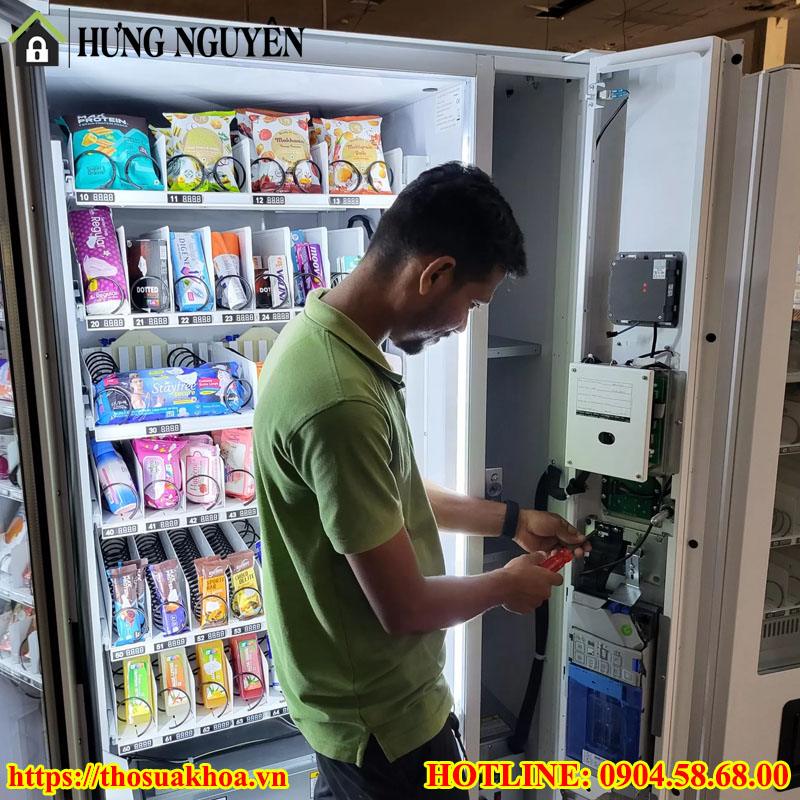 Giải Pháp Xử Lý Khi Mất Chìa Khóa Máy Bán Hàng Tự Động