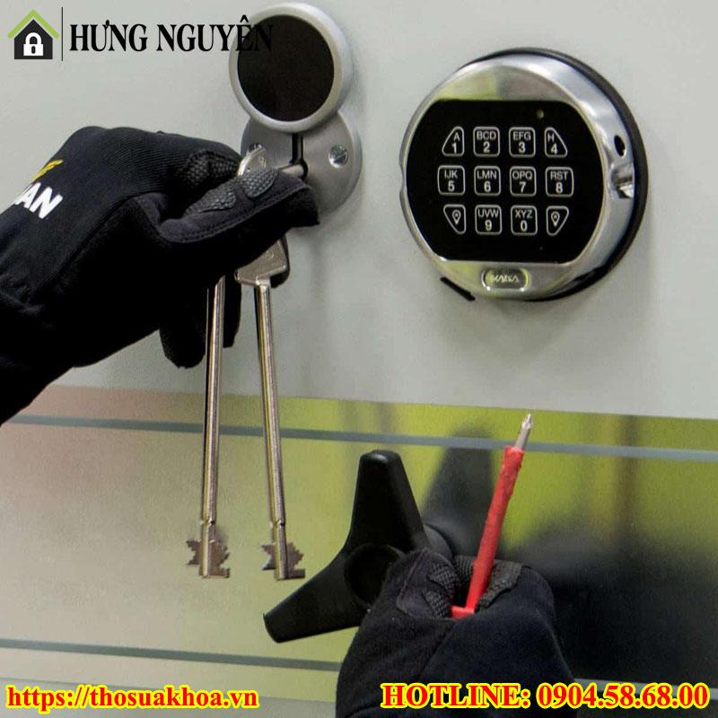 Hướng Dẫn Bảo Dưỡng Két Sắt Định Kỳ Để Tránh Bị Kẹt