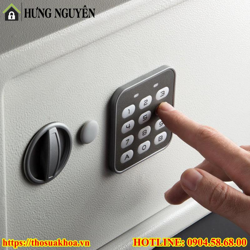 Mở Két Sắt Bằng Cách Dò Mã Số An Toàn