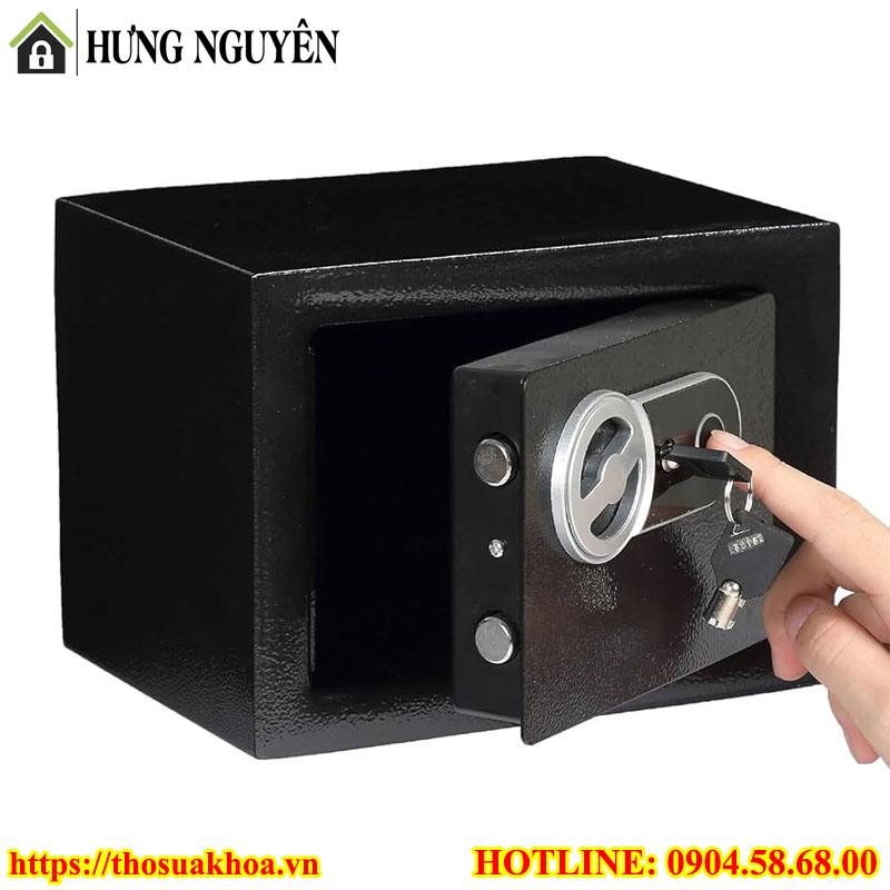 Mở Két Sắt Vân Tay Bằng Chìa Khóa Khẩn Cấp
