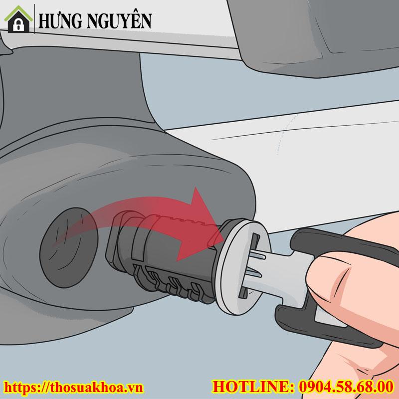 Phương Pháp Tự Mở Khóa Thanh Giá Nóc Xe Ô Tô Tại Nhà