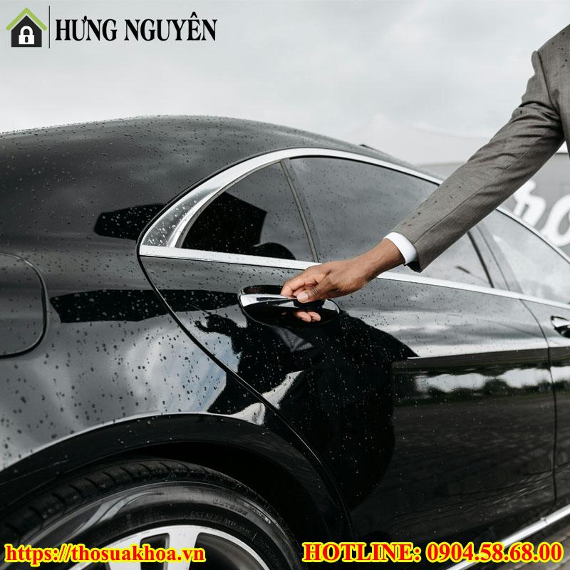 Tự Kiểm Tra và Khắc Phục Tại Nhà Lỗi Chỉ Mở Được Cửa Lái