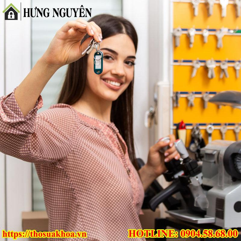Sao chép chìa khóa tại cửa hàng