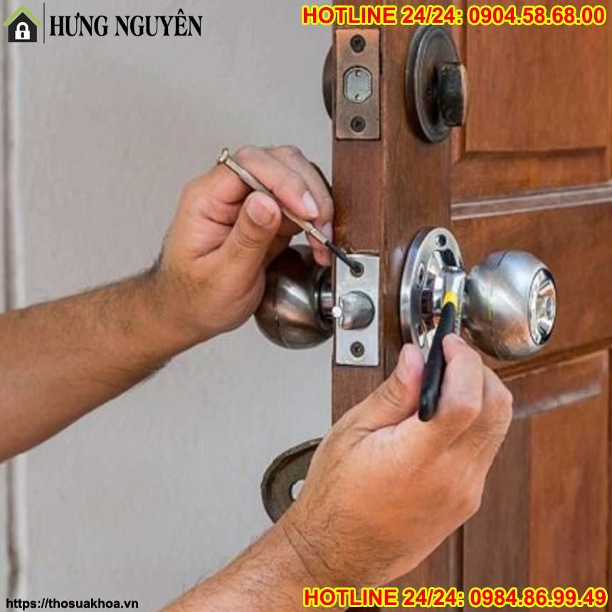 Thợ Mở Khóa Tại Bàn Cờ