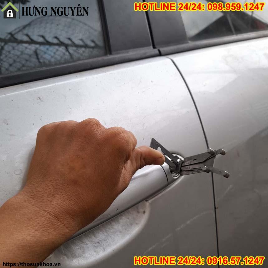 Cứu hộ khóa ô tô