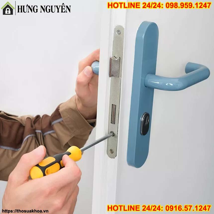 Thợ Mở Khóa Tại Chương Mỹ