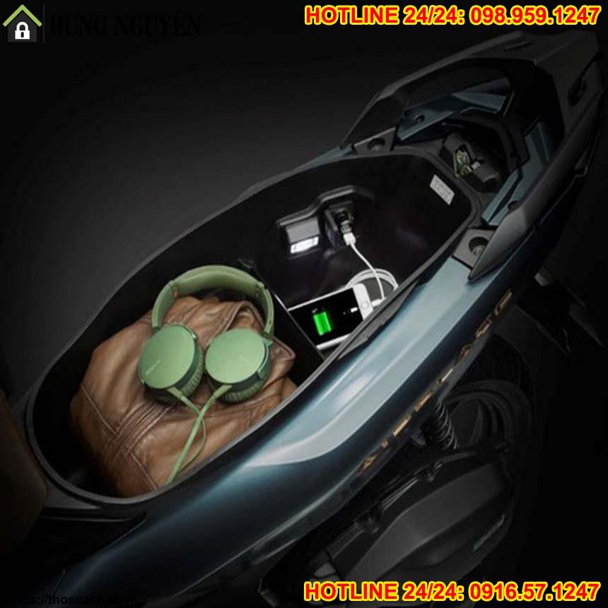 Cách mở cốp xe Air Blade khi bị mất chìa