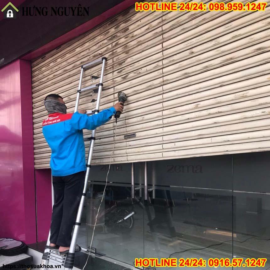 Khóa Cửa Cuốn Tân Hòa