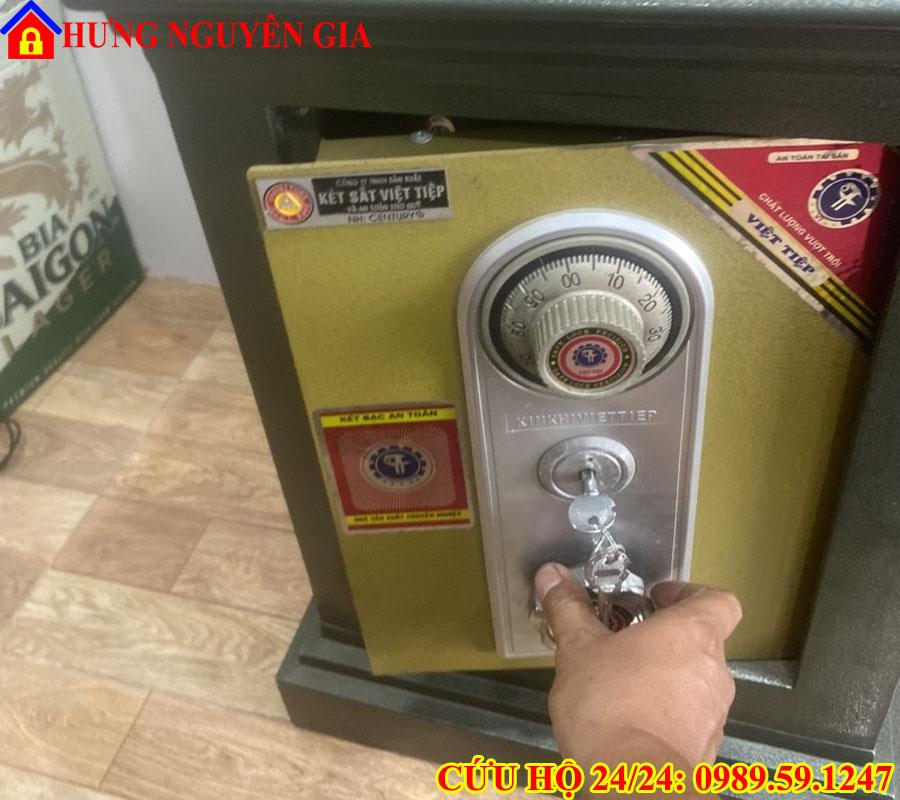 Cách xử lý ổ khóa két sắt bị kẹt cứng chỉ với 1 lon RP7