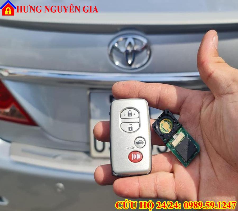 Thay Pin Chìa Khóa Ô Tô