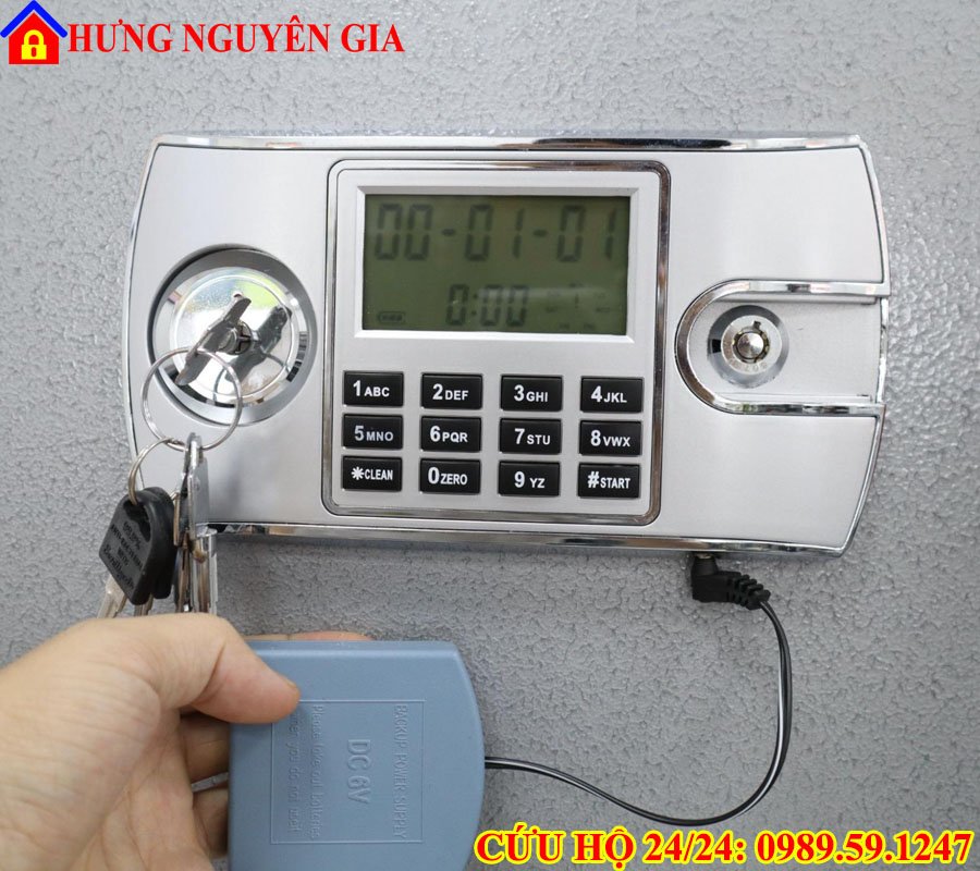 Cách mở két sắt điện tử khi hết pin